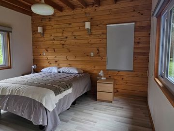 Parcela de 5.000 m² con Casa Nueva en Condominio con Acceso a Playa en Lago Calafquén – Panguipulli