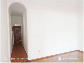 VENDO: Dpto Antiguo Restaurado de 2 Dormitorios /  CENTRO