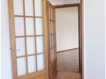 VENDO: Dpto Antiguo Restaurado de 2 Dormitorios /  CENTRO
