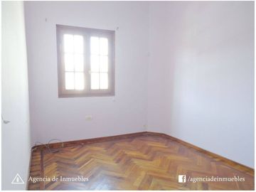 VENDO: Dpto Antiguo Restaurado de 2 Dormitorios /  CENTRO