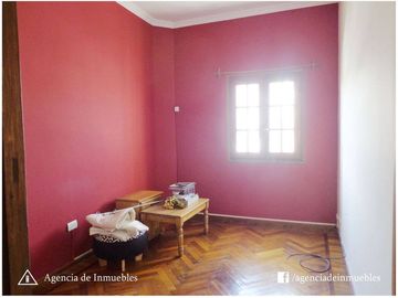 VENDO: Dpto Antiguo Restaurado de 2 Dormitorios /  CENTRO