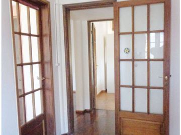 VENDO: Dpto Antiguo Restaurado de 2 Dormitorios /  CENTRO