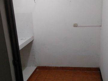ALQUILER MINIDEPARTAMENTO PRIMER PISO VISTA INTERNA. MONTERRICO