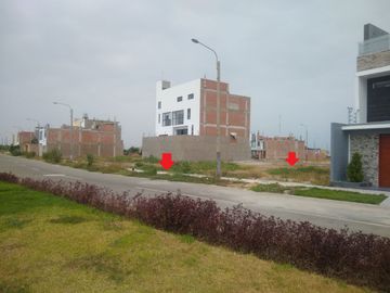 AMPLIO TERRENO DOBLE FRENTE - URB LOS NOGALES – PIMENTEL - CHICLAYO