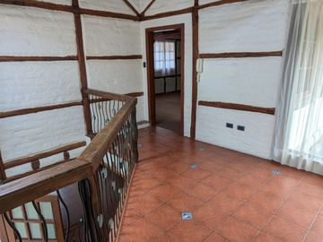 CASA DE RENTA 3 DORMITORIOS URBANIZACION CLUB LOS CHILLOS