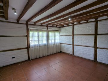 CASA DE RENTA 3 DORMITORIOS URBANIZACION CLUB LOS CHILLOS