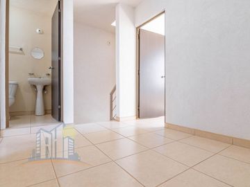 Casa en venta en Treboles Frente A Parque Hab en planta Baja y Baño completo