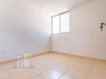 Casa en venta en Treboles Frente A Parque Hab en planta Baja y Baño completo
