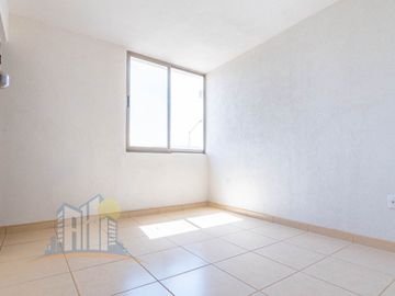 Casa en venta en Treboles Frente A Parque Hab en planta Baja y Baño completo