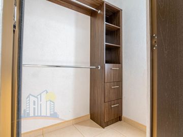 Casa en venta en Treboles Frente A Parque Hab en planta Baja y Baño completo