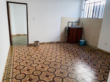 🏡 ¡Gran Oportunidad En El Rímac! 🏡 Departamento En Venta 2Do Piso- ¡Ideal Para Inversión O Gran Familia!