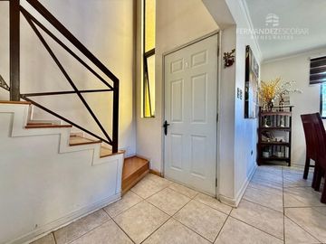 LOS ANDES - VENDE CASA DOS PISOS 3D 2B 2E - COND. TRASANDINO