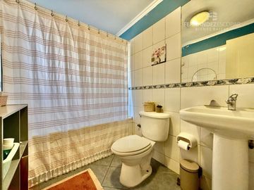 LOS ANDES - VENDE CASA DOS PISOS 3D 2B 2E - COND. TRASANDINO