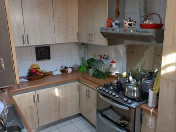 VENDO CASA 2 PISOS VILLA LOS CASTAÑOS MAIPU