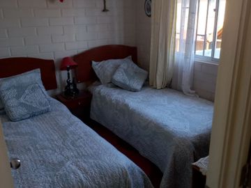VENDO CASA 2 PISOS VILLA LOS CASTAÑOS MAIPU
