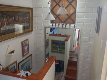 VENDO CASA 2 PISOS VILLA LOS CASTAÑOS MAIPU