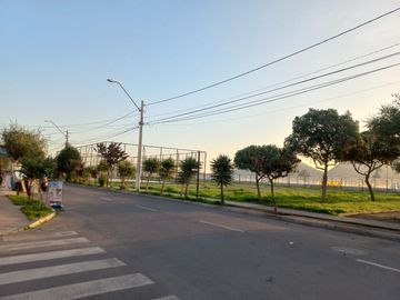VENDO CASA 2 PISOS VILLA LOS CASTAÑOS MAIPU