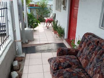 Casa Sólida En Maipú, Acceso Rápido A Metro Santiago Bueras.