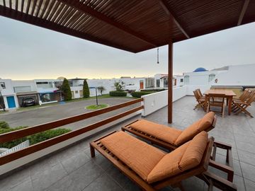 Venta Casa en Playa Las Lagunas de Puerto Viejo con Piscina y 5 Dormitorios
