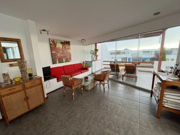 Venta Casa en Playa Las Lagunas de Puerto Viejo con Piscina y 5 Dormitorios