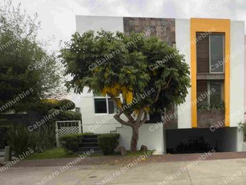 CASA EN VENTA SOLARES, Coto 5