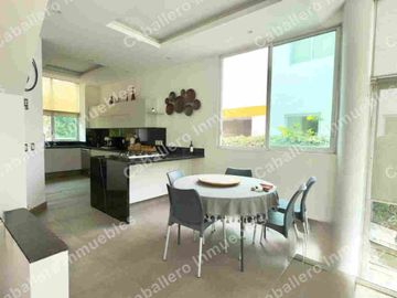 CASA EN VENTA SOLARES, Coto 5