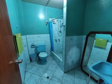 Se Vende Casa De 3 Pisos En San Juan De Lurigancho