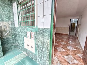 Se Vende Casa De 3 Pisos En San Juan De Lurigancho