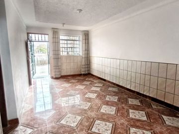 Se Vende Casa De 3 Pisos En San Juan De Lurigancho
