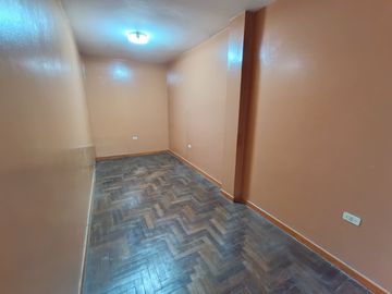 Se Vende Casa De 3 Pisos En San Juan De Lurigancho