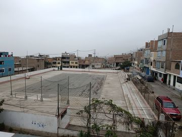 Se Vende Casa De 3 Pisos En San Juan De Lurigancho