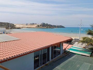 🌊 ¡VENTA DE HERMOSO HOSTAL FRENTE AL MAR EN AYANGUE! 🏨✨