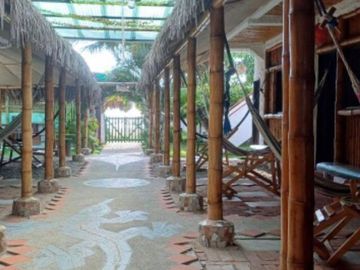 🌊 ¡VENTA DE HERMOSO HOSTAL FRENTE AL MAR EN AYANGUE! 🏨✨