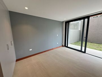 Departamento 2 habitaciones con Jardín de Venta Tumbaco Ruta Viva