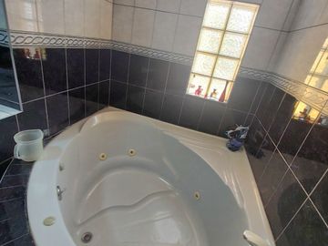 VENDO LINDA CASA EN SURCO