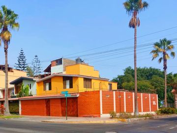 VENDO LINDA CASA EN SURCO