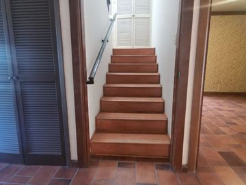 CASA EN VENTA CON ESPACIOS AMPLIOS EN FUENTES DEL SANTUARIO