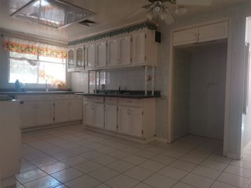 CASA EN VENTA CON ESPACIOS AMPLIOS EN FUENTES DEL SANTUARIO