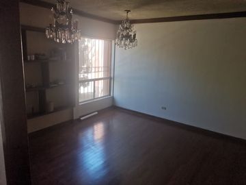 CASA EN VENTA CON ESPACIOS AMPLIOS EN FUENTES DEL SANTUARIO