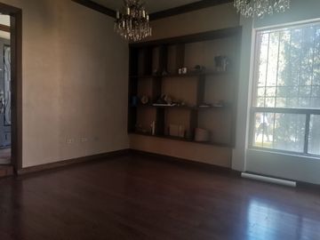 CASA EN VENTA CON ESPACIOS AMPLIOS EN FUENTES DEL SANTUARIO