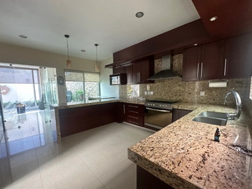 Casa De Remate En Venta Ubicada En Juan Palomar y Arias 930, Col. Jardines Universidad, Zap. Jalisco.