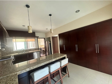 Casa De Remate En Venta Ubicada En Juan Palomar y Arias 930, Col. Jardines Universidad, Zap. Jalisco.