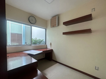 Casa De Remate En Venta Ubicada En Juan Palomar y Arias 930, Col. Jardines Universidad, Zap. Jalisco.