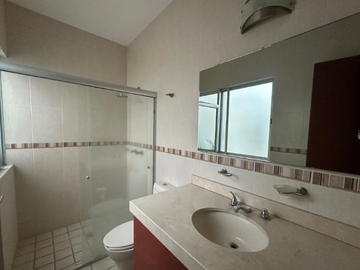 Casa De Remate En Venta Ubicada En Juan Palomar y Arias 930, Col. Jardines Universidad, Zap. Jalisco.