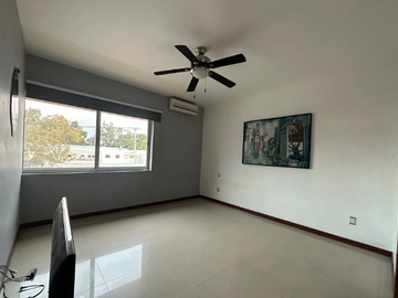 Casa De Remate En Venta Ubicada En Juan Palomar y Arias 930, Col. Jardines Universidad, Zap. Jalisco.