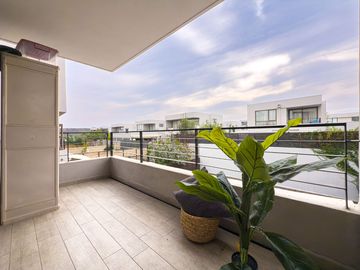 Townhouse impecable 3D y 4B en Chicureo