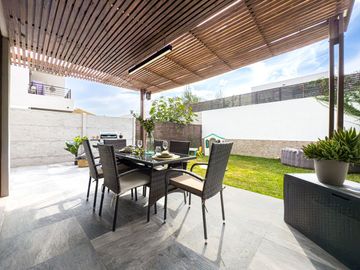 Townhouse impecable 3D y 4B en Chicureo