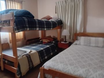 Pucón, en venta una gran casa en sitio urbano a minutos del centro