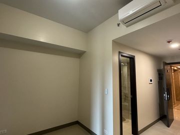 AFFORDABLE 1BEDROOM WITH BALCONY - RENT TO OWN