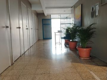 @En Venta Amplio Apartamento Frente al Malecón de Salinas
